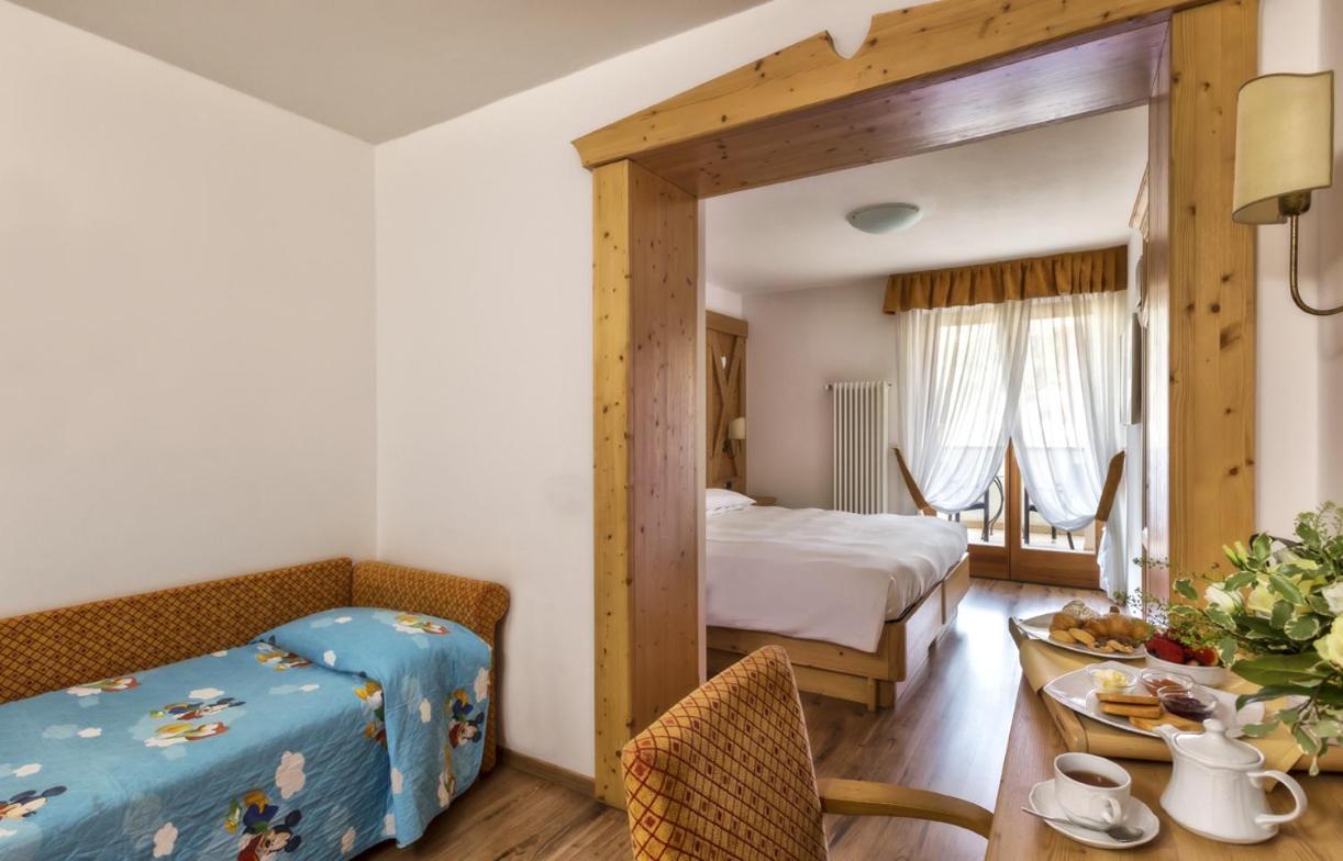 Hotel Ambiez Andalo Esterno foto